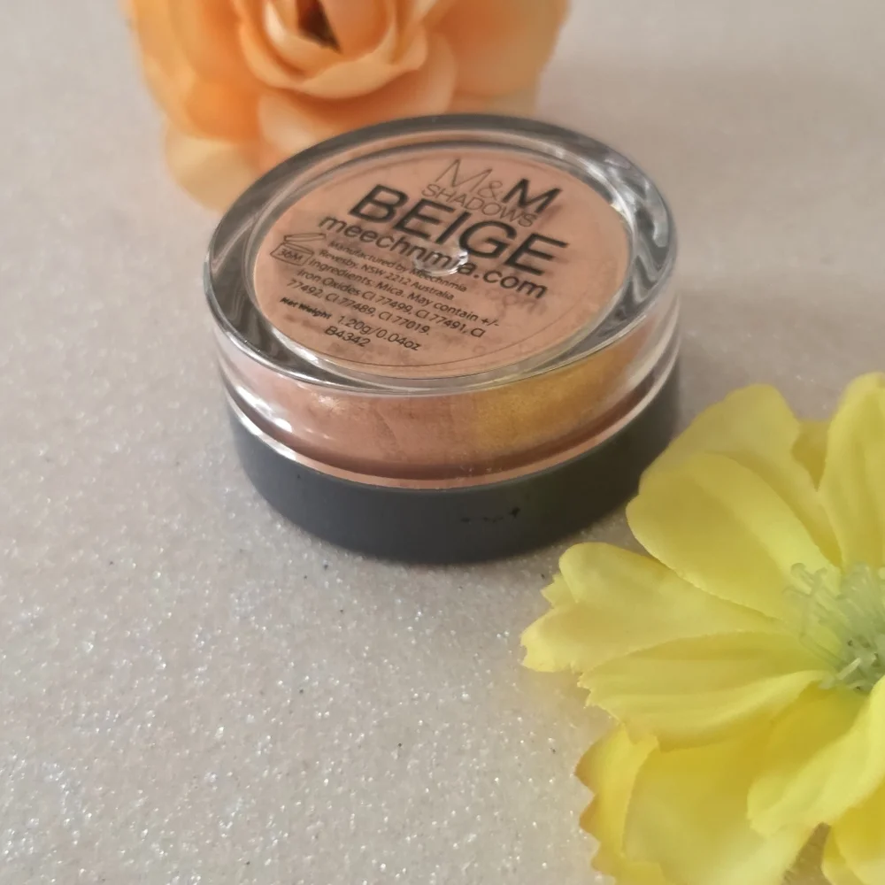 5/$25 BEIGE Meech And Mia Shadows Loose Powder Eyeshadow NWT